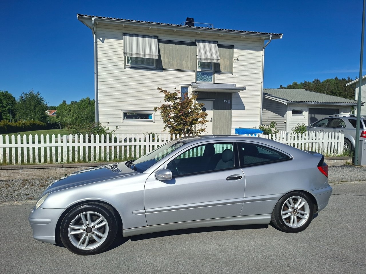 Mercedes-Benz C 2004, kuva 2/8