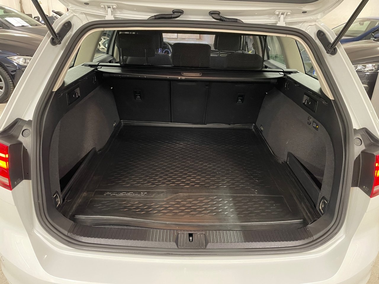 Volkswagen Passat 2019, bild 7/24