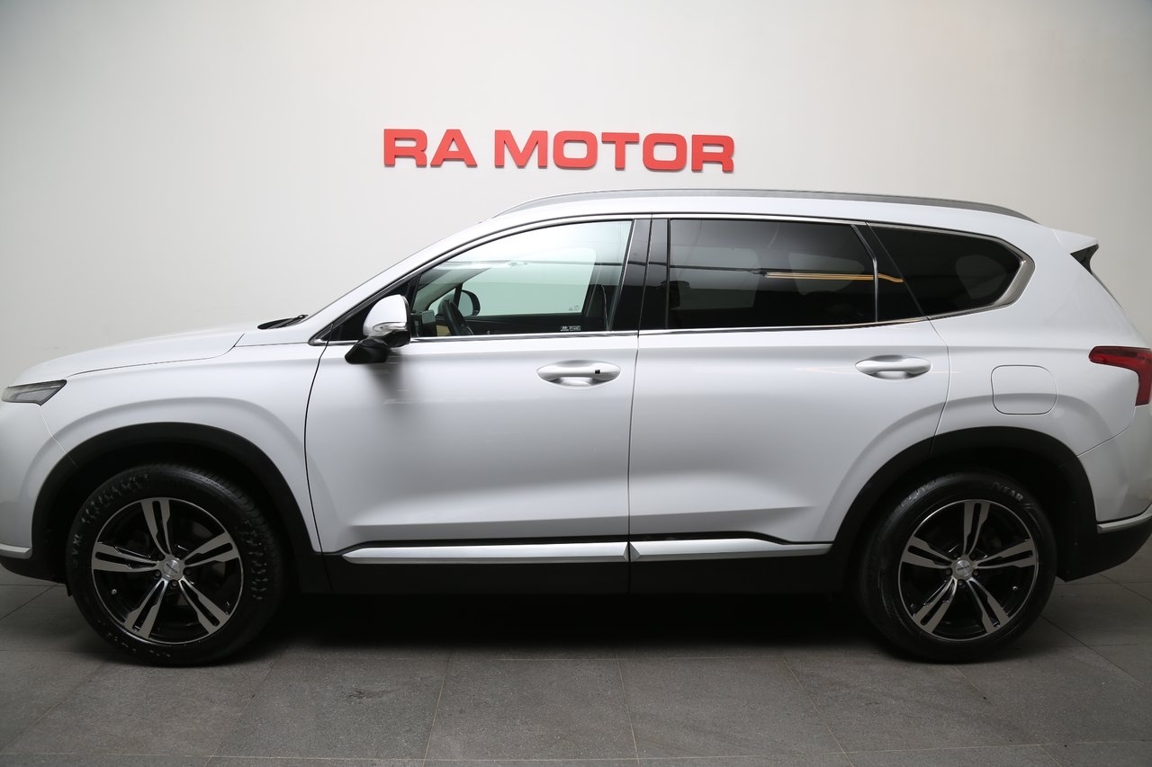 Hyundai Santa Fe 2021, bild 2/10
