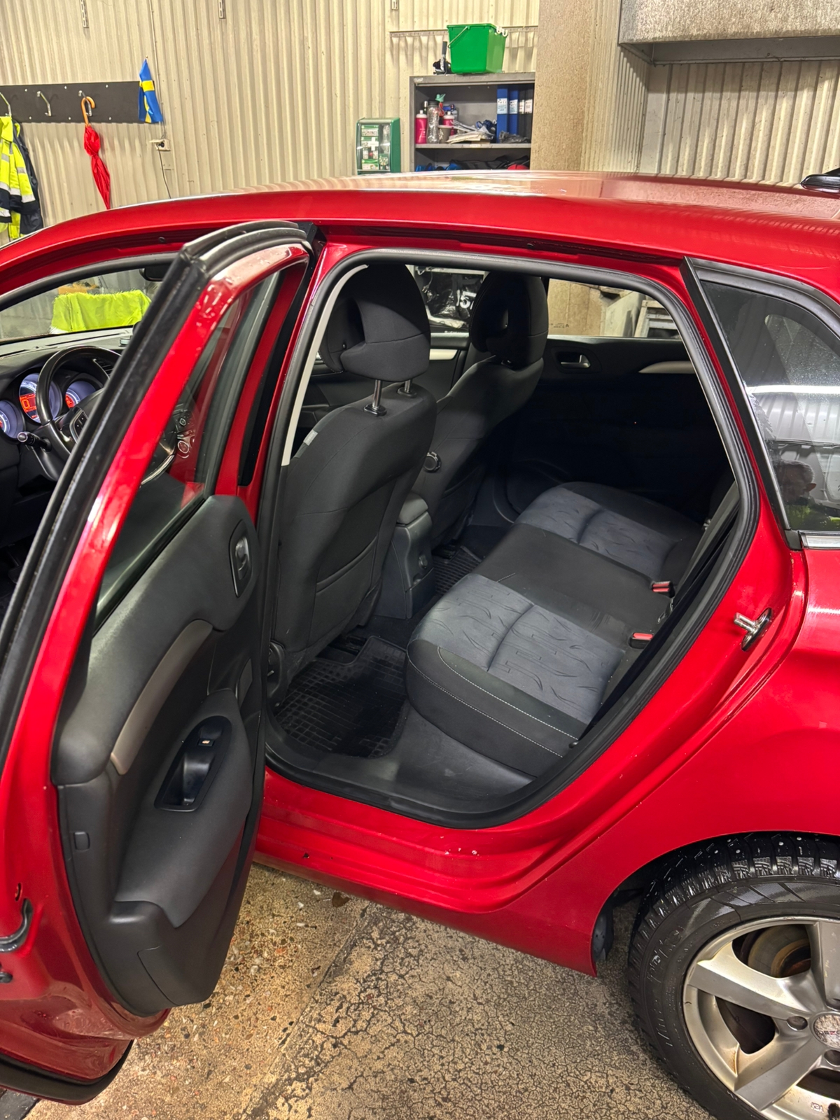 Citroen C4 1.6 e-HDi Airdream EGS 2012, bild 6/11
