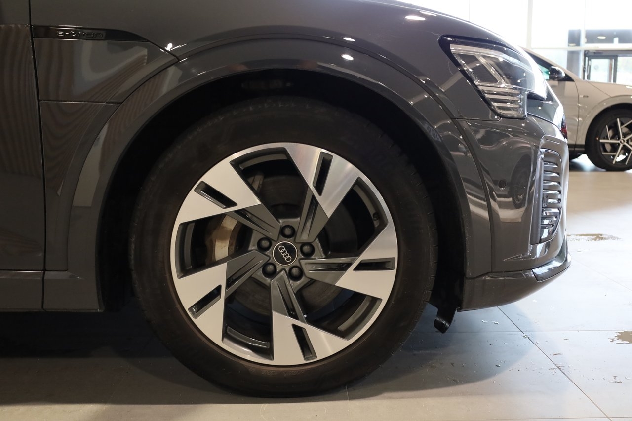 Audi Q8 e-tron 50 Quattro S line 2024, bild 7/31