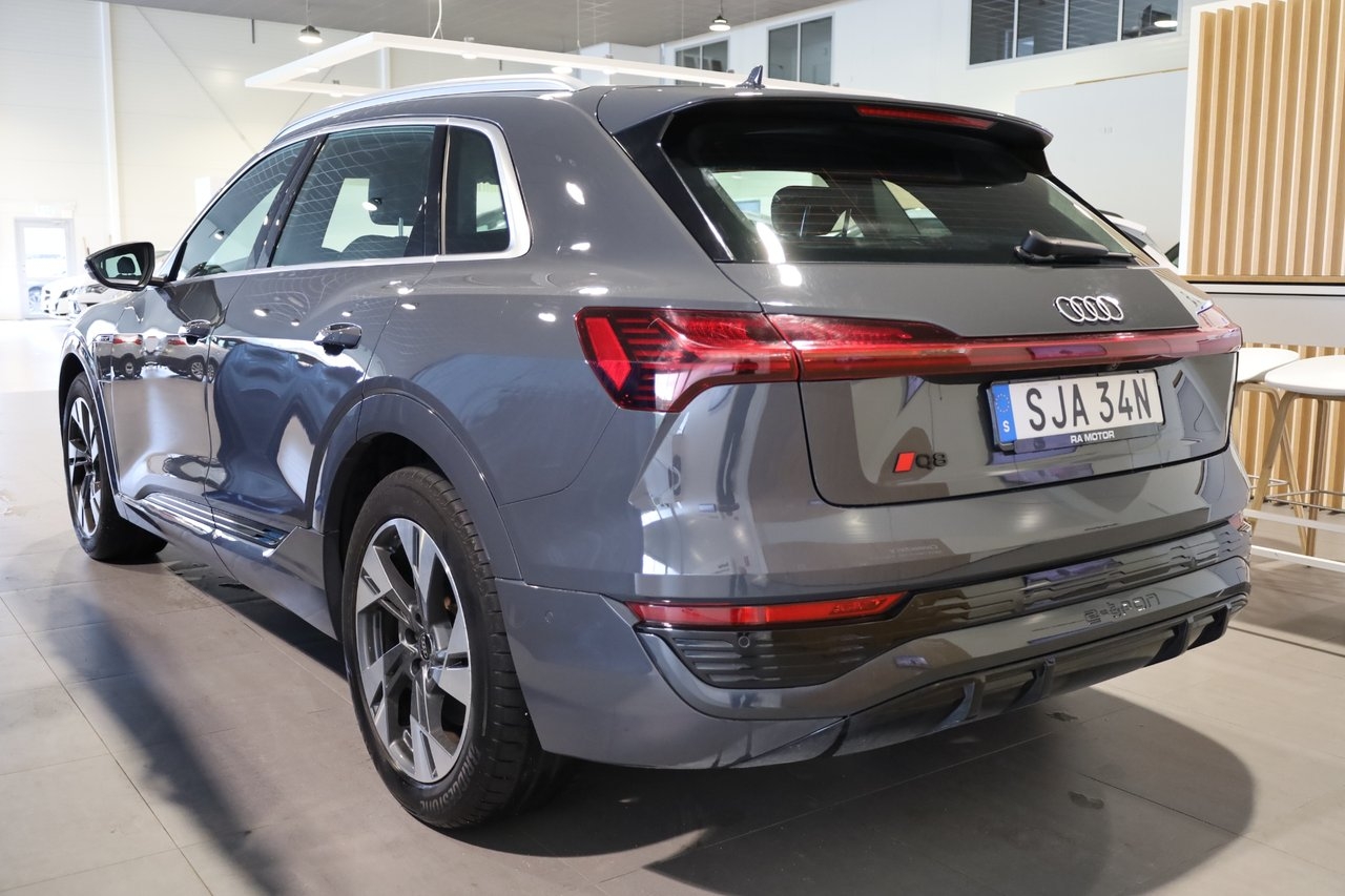 Audi Q8 e-tron 50 Quattro S line 2024, bild 3/31