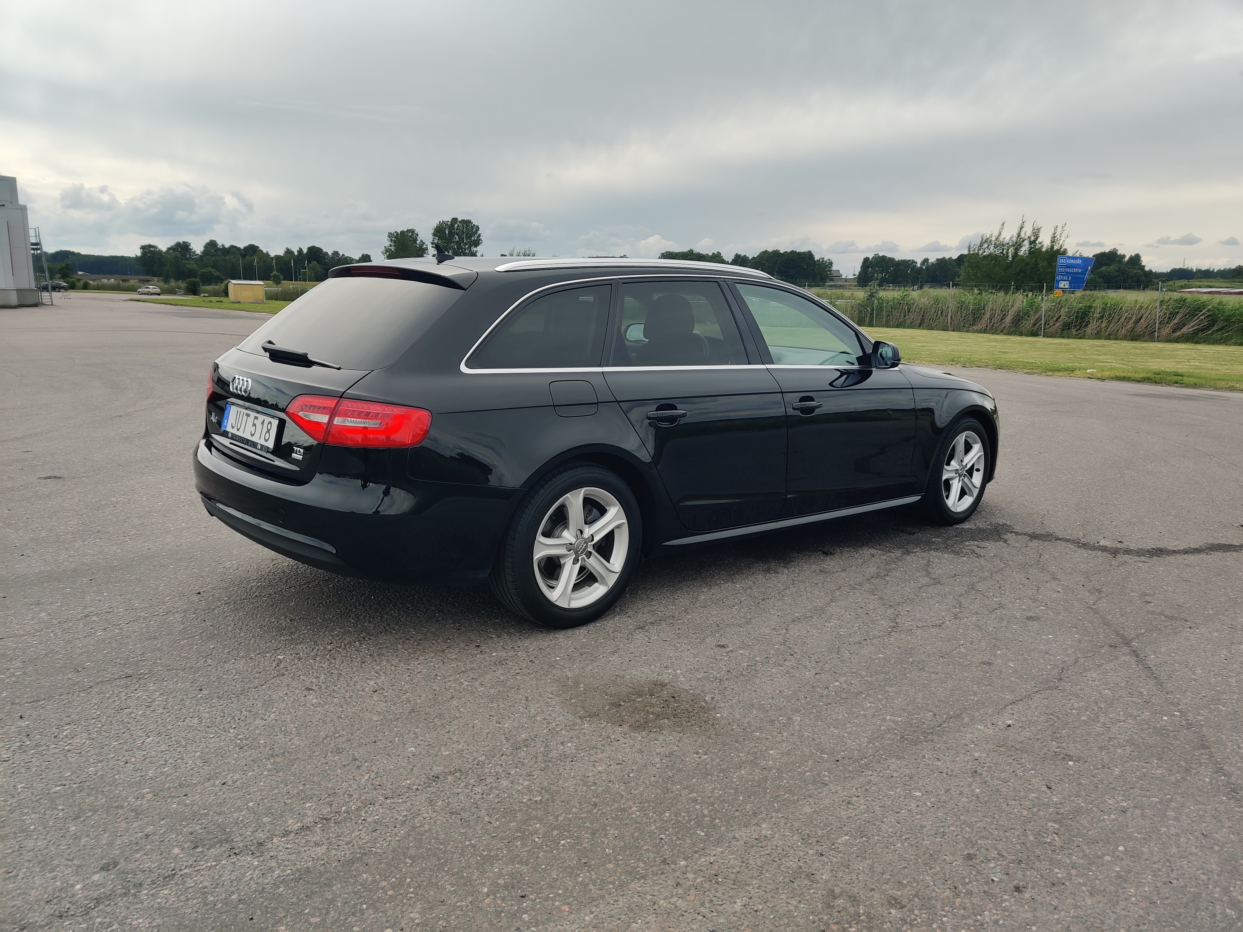 Audi A4 Avant 2.0 TDI Manuell 2015, bild 4/9