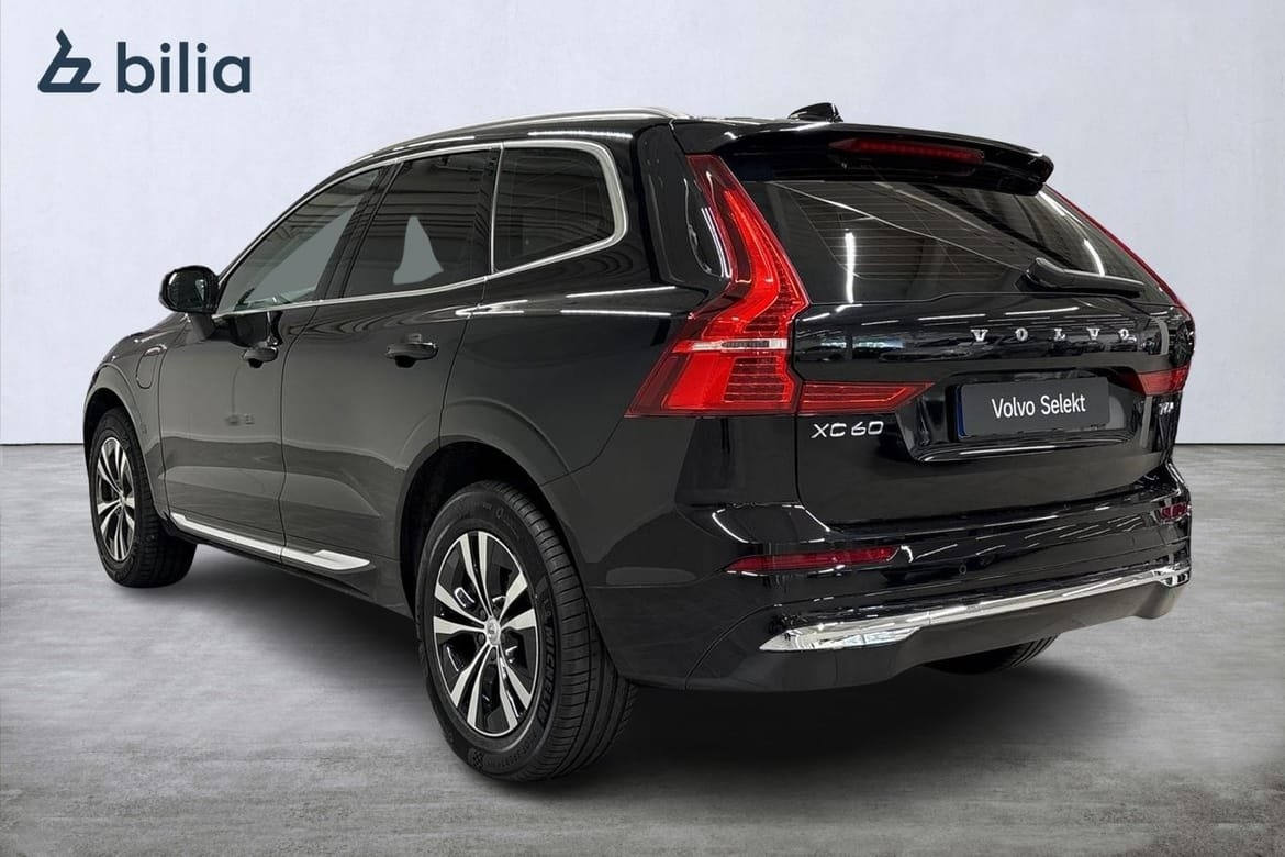 Volvo XC60 T6 Core Special Edition 2025, bild 2/36
