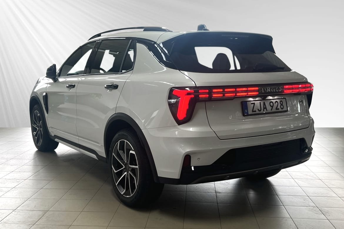 Lynk & Co 01 Core PHEV 2025, bild 3/10