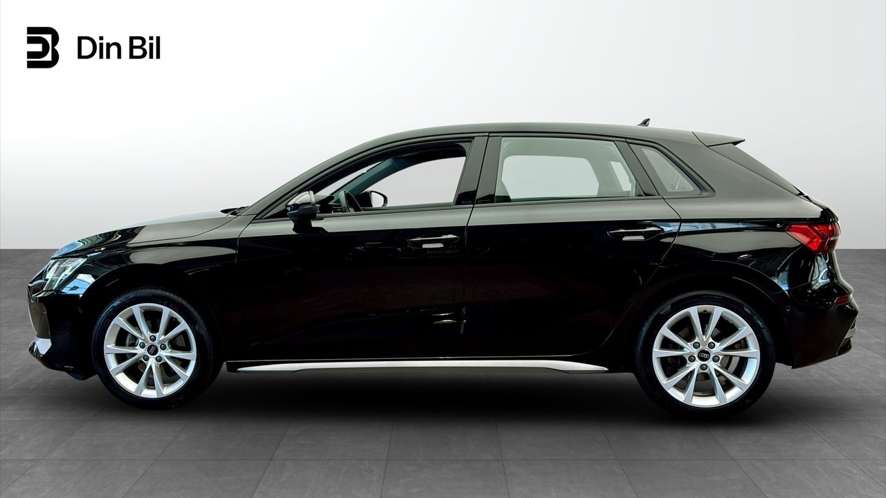 Audi A3 2025, photo 2/12