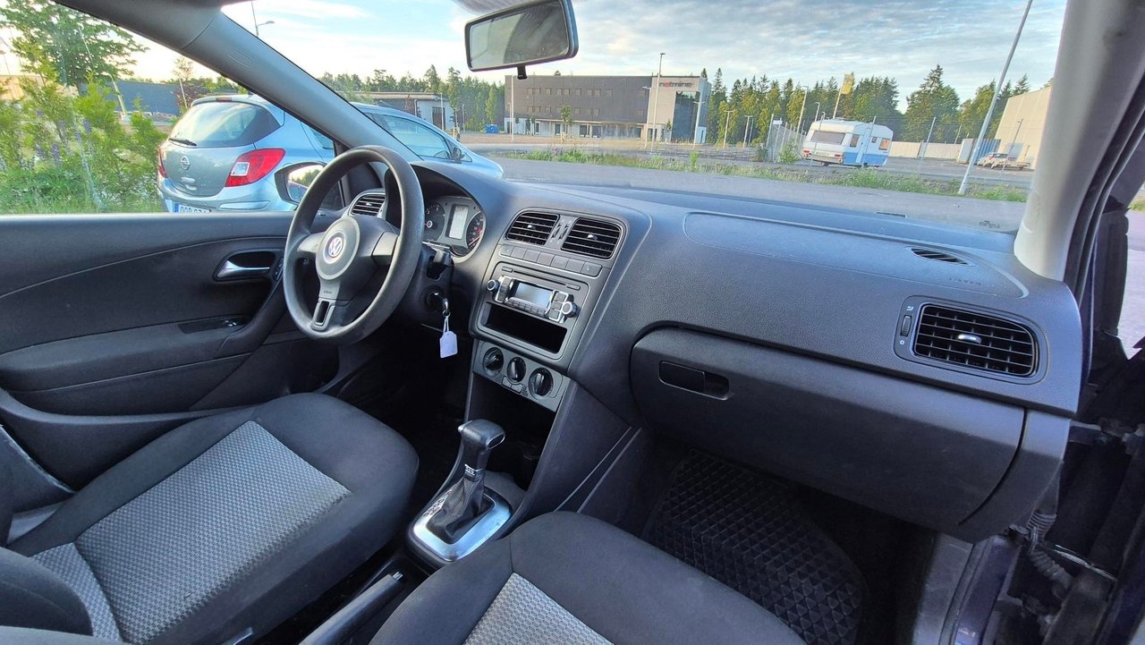 Volkswagen Polo 2010, bild 6/7