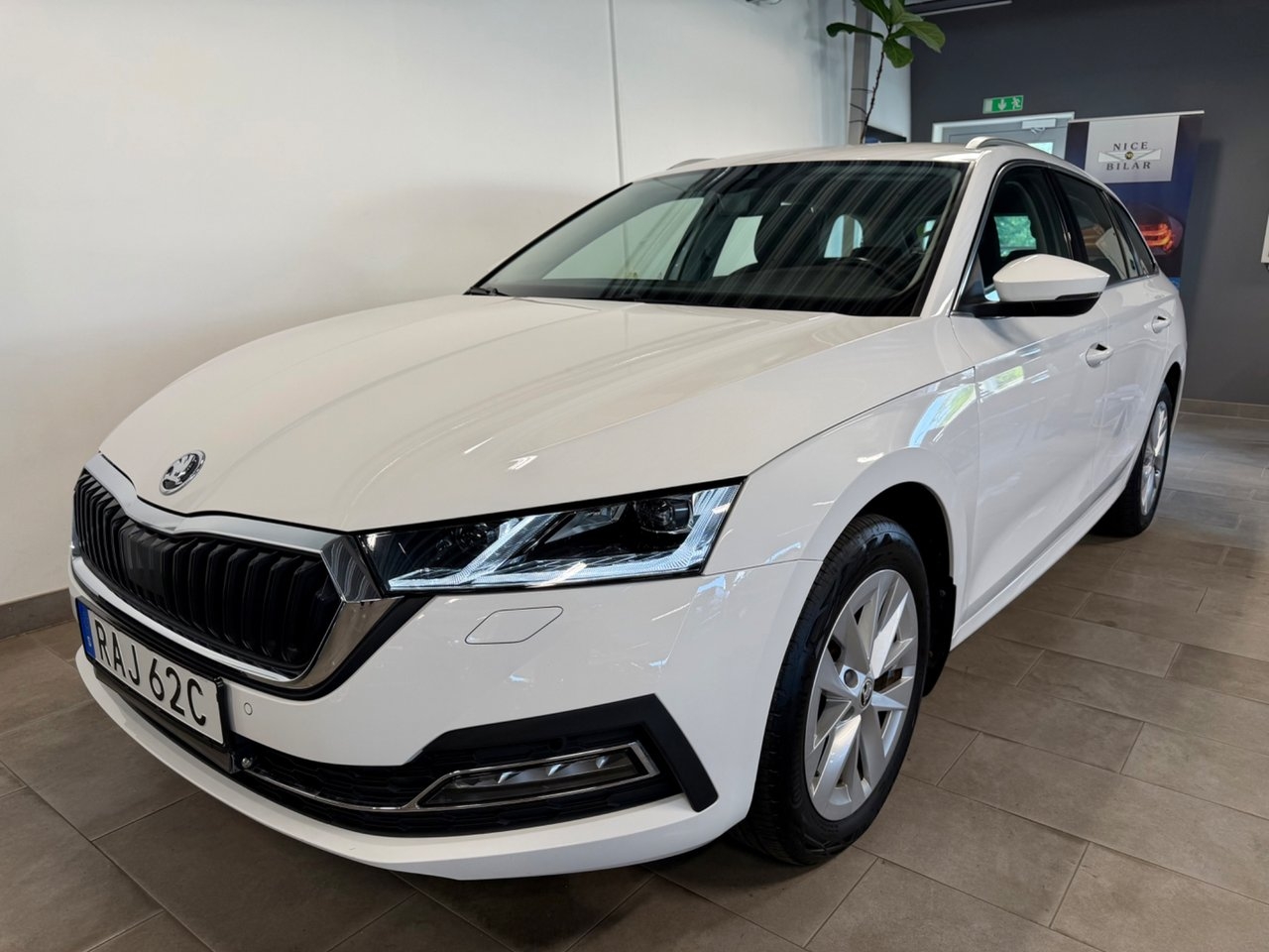 Skoda Octavia 2023, kuva 2/14