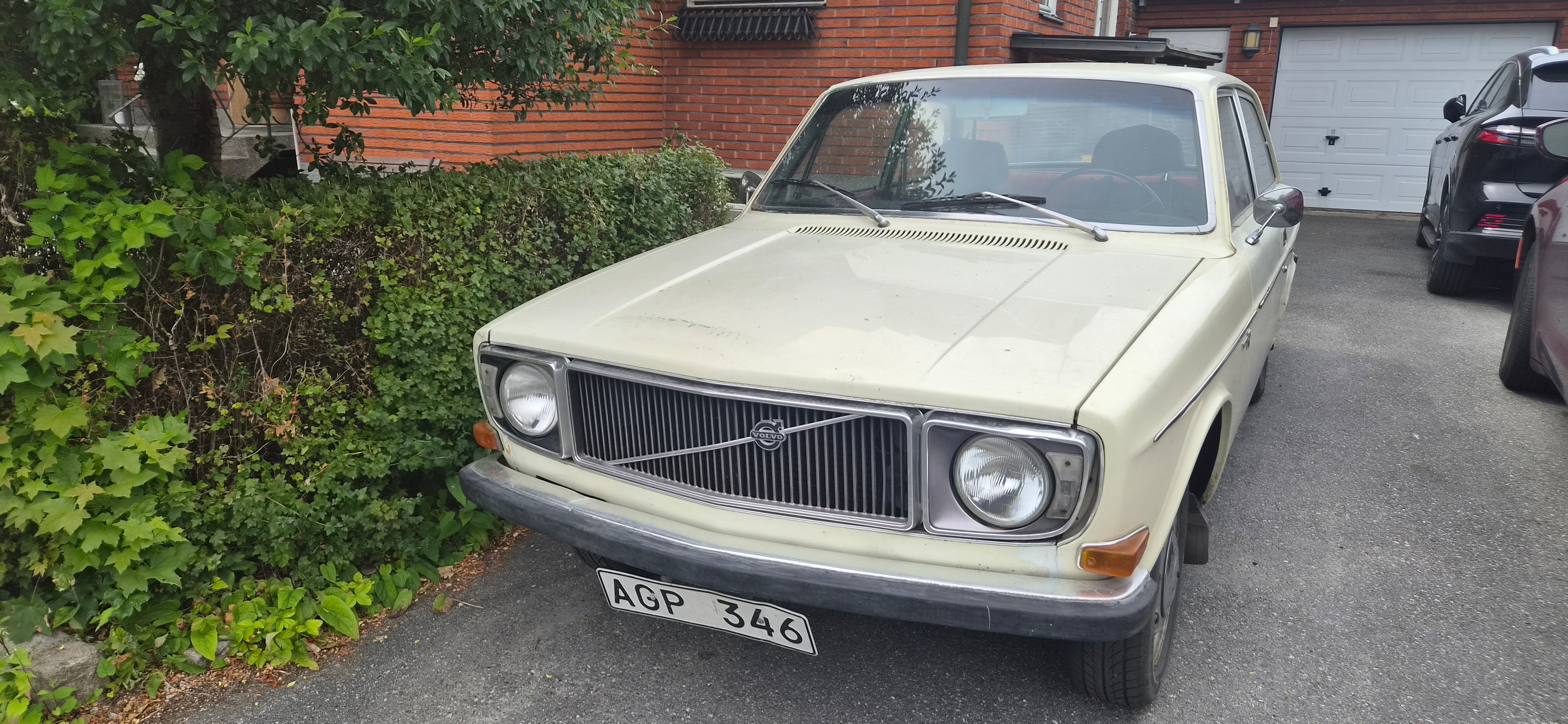Volvo 142