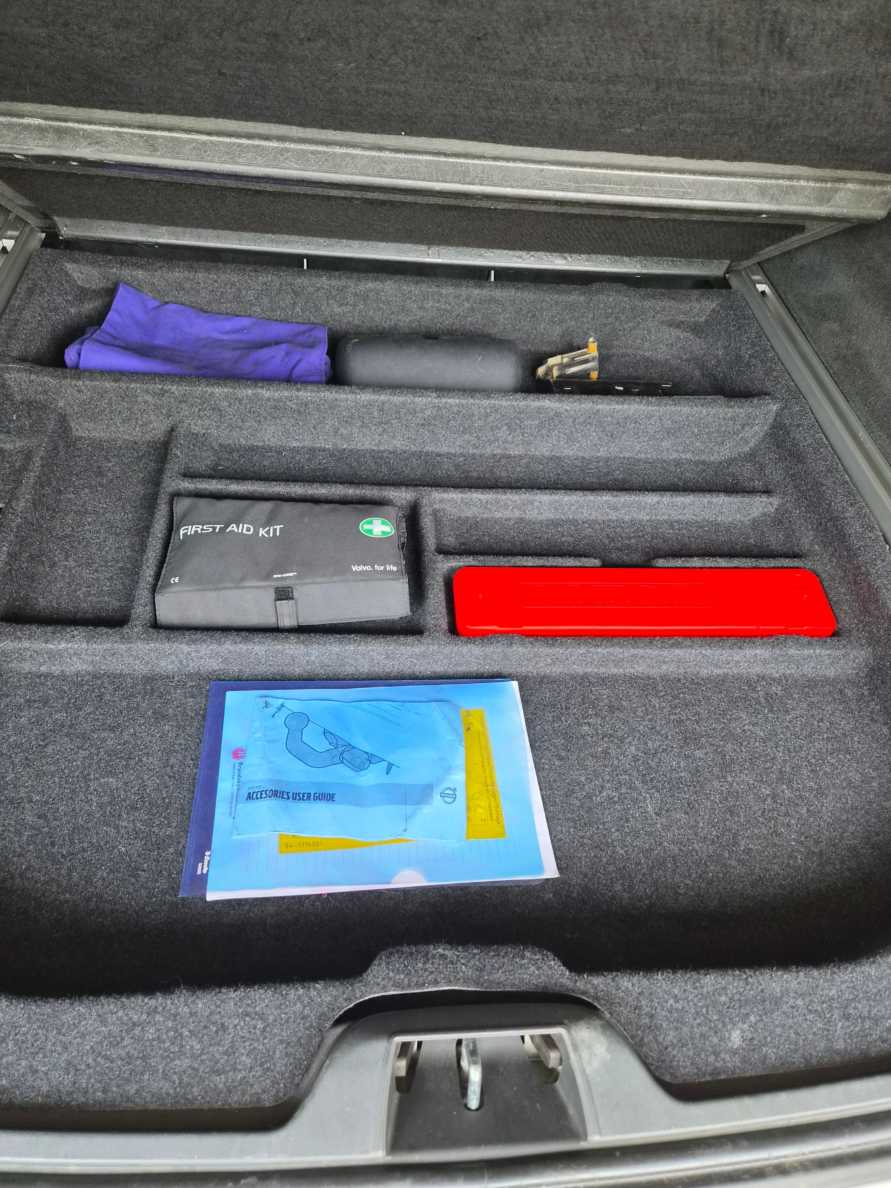 Volvo V70 2.4D D 5 Geartronic 2010, kuva 5/51