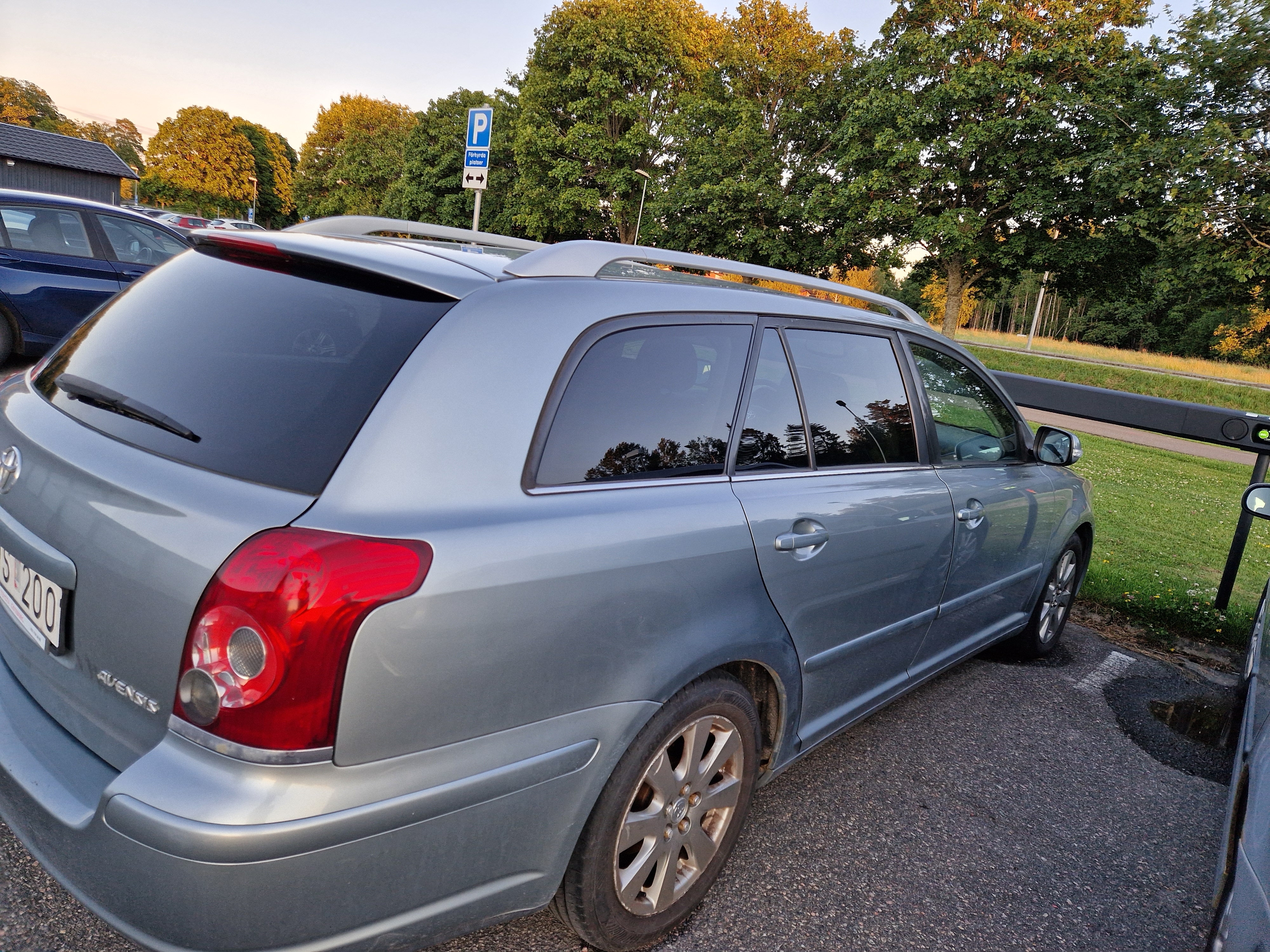 Toyota Avensis 2008, bild 2/8