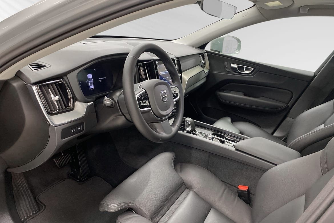 Volvo XC60 T6 Plus Bright Edition 2025, photo 7/12