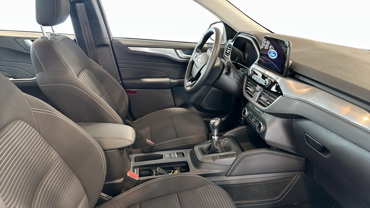 Ford Kuga 1,5 Ecoboost manuell 2023, bild 3/9