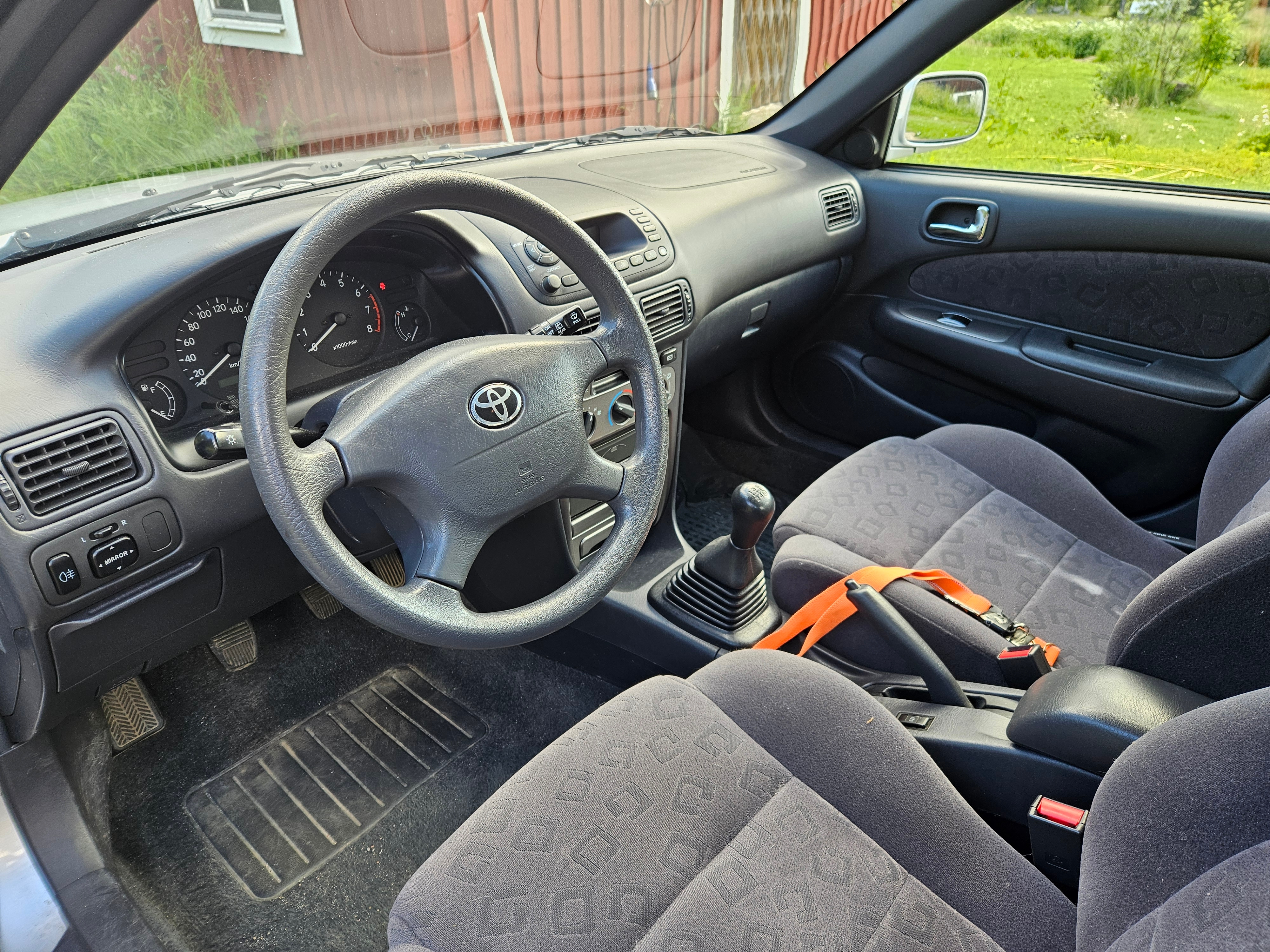 Toyota Corolla 2000, kuva 3/8
