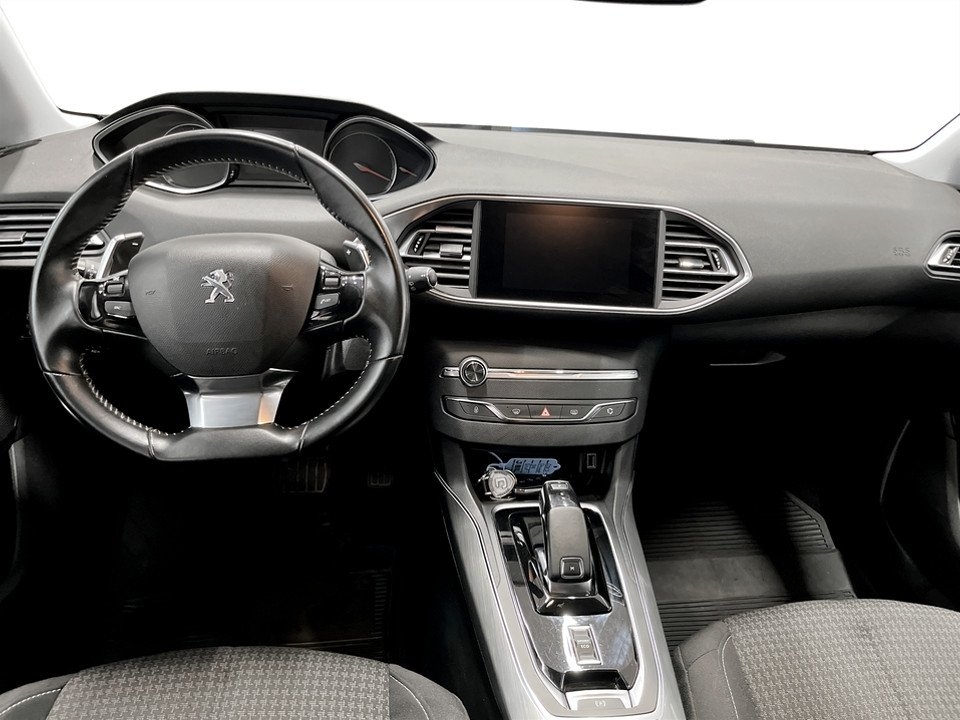 Peugeot 308 5D Active 1.2 PT 131hk 2019, bild 6/15