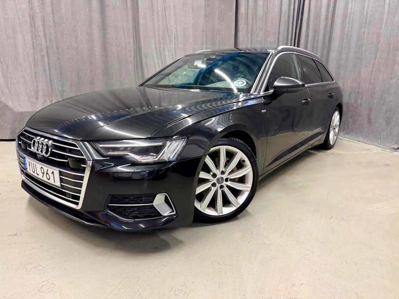 Audi A6 2019, bild 2/17
