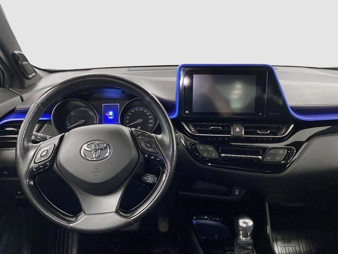 Toyota C-HR 2017, photo 7/14