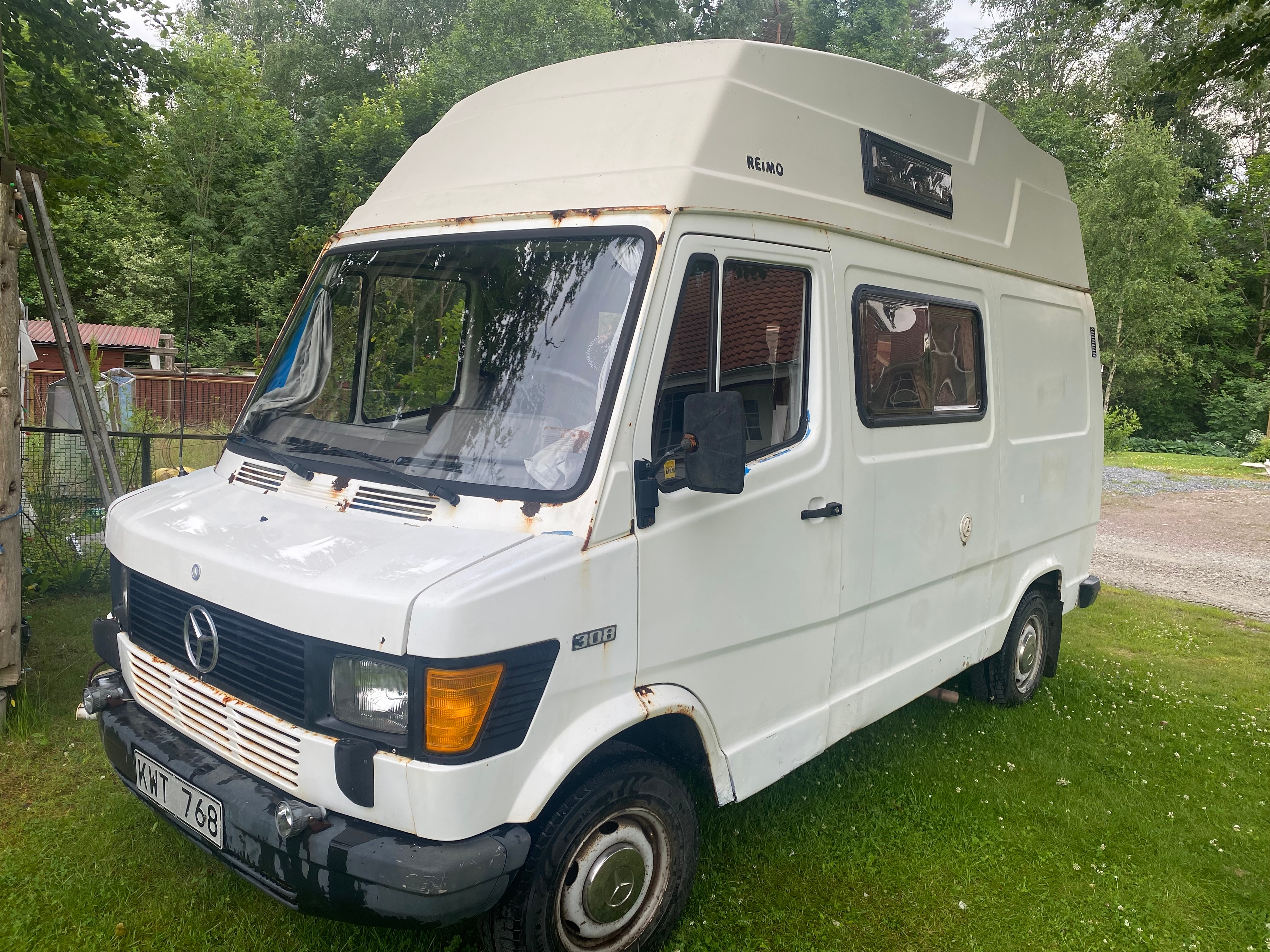 Mercedes-Benz 308