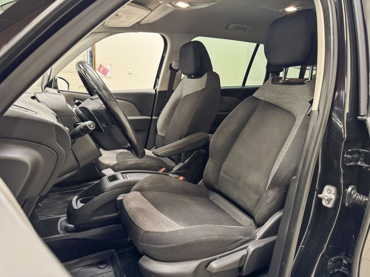 Citroen Grand C4 Picasso 2016, bild 4/9