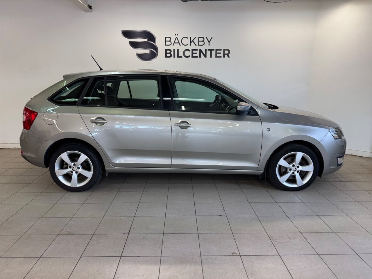 Skoda Rapid 2015, bild 6/13