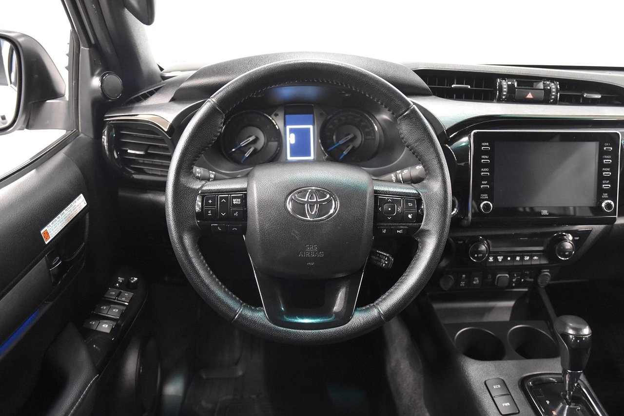 Toyota HiLux 2023, bild 2/23
