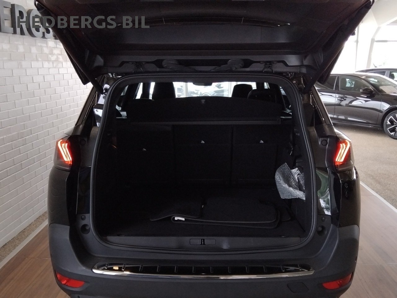 Peugeot 5008 1.2 PureTech 130 GT Automat 2023, bild 6/10