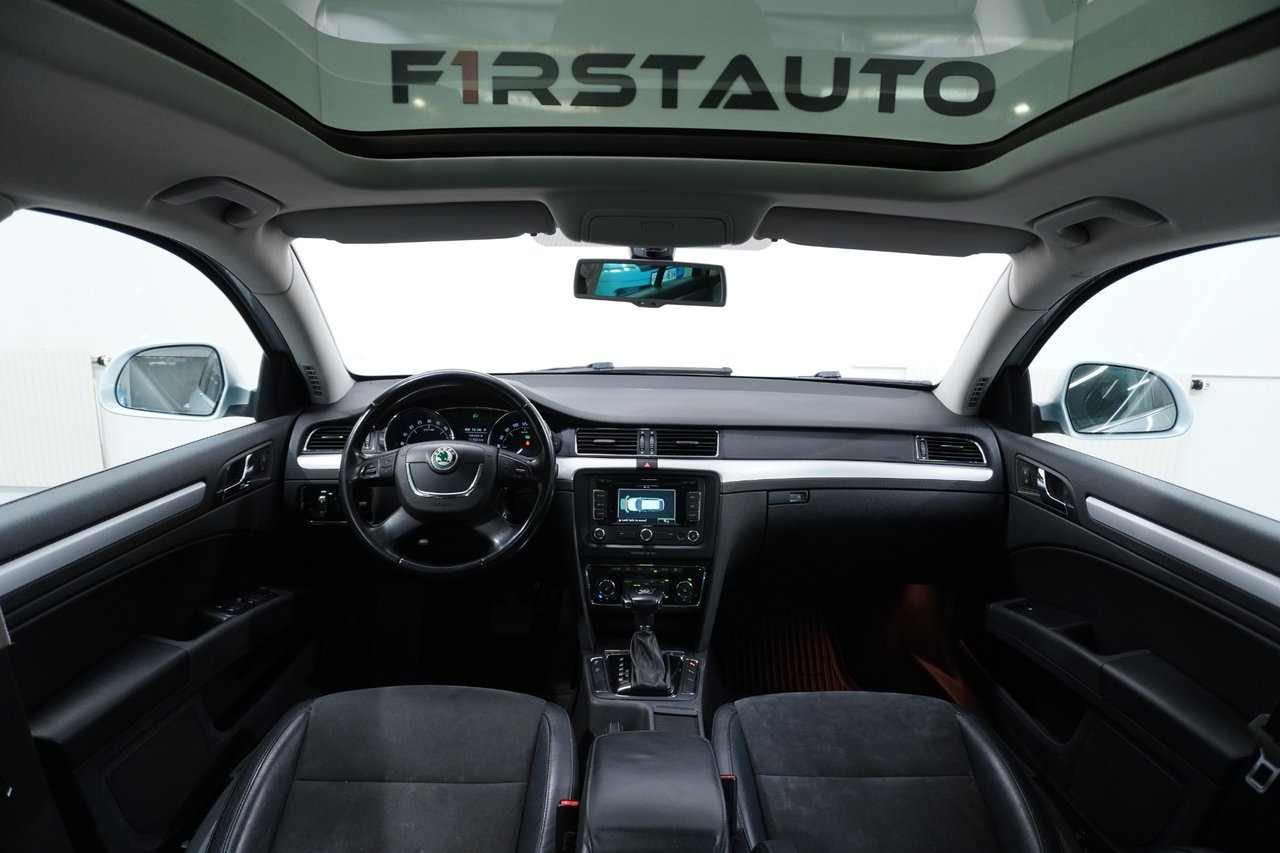 Skoda Superb Kombi 2.0 TDI 4x4 Elegance 2013, bild 7/10