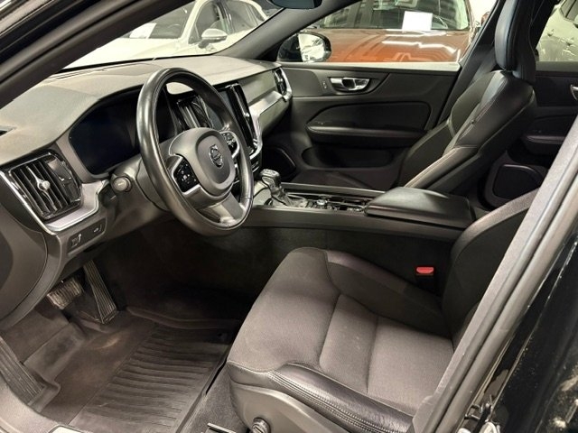 Volvo V60 Cross Country 2020, kuva 4/9