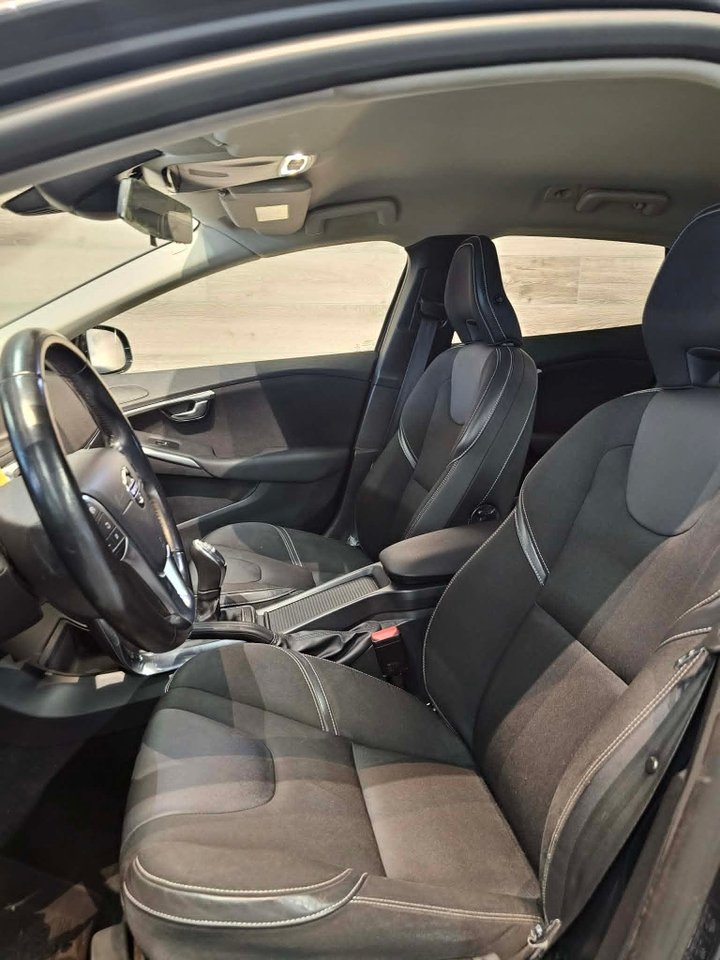 Volvo V40 D2 City-safe 2014, kuva 7/10