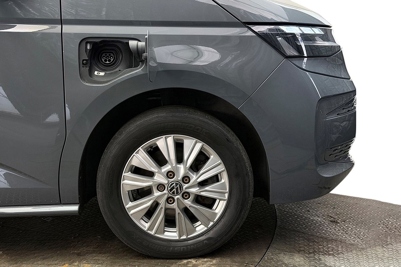Volkswagen Multivan 2023, bild 7/34