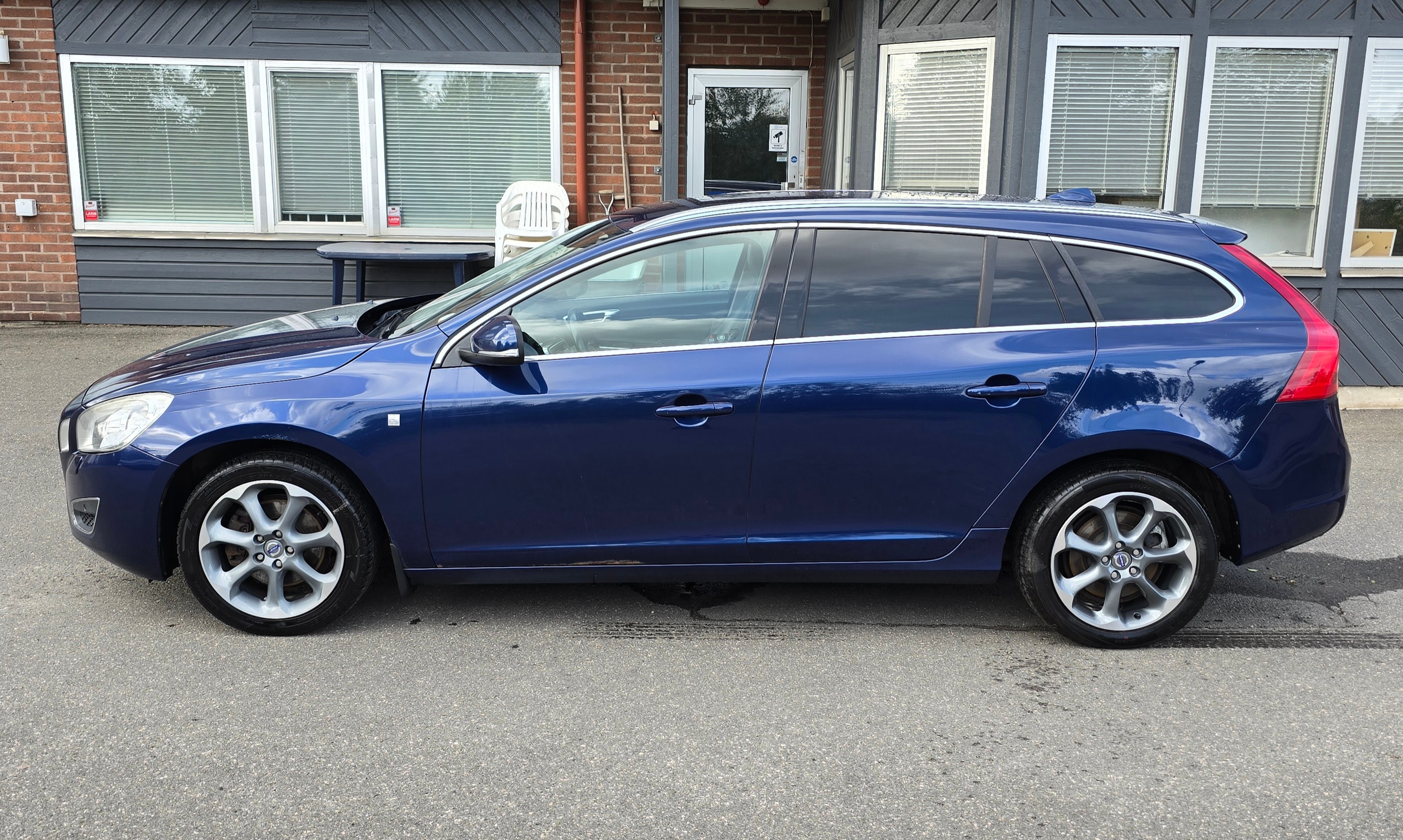 Volvo V60 2012, bild 2/7