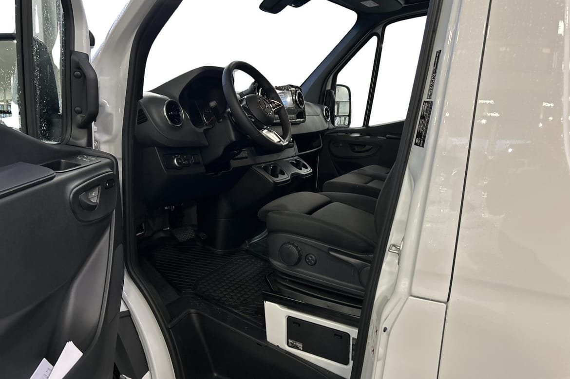 Mercedes-Benz Sprinter 2025, bild 4/10