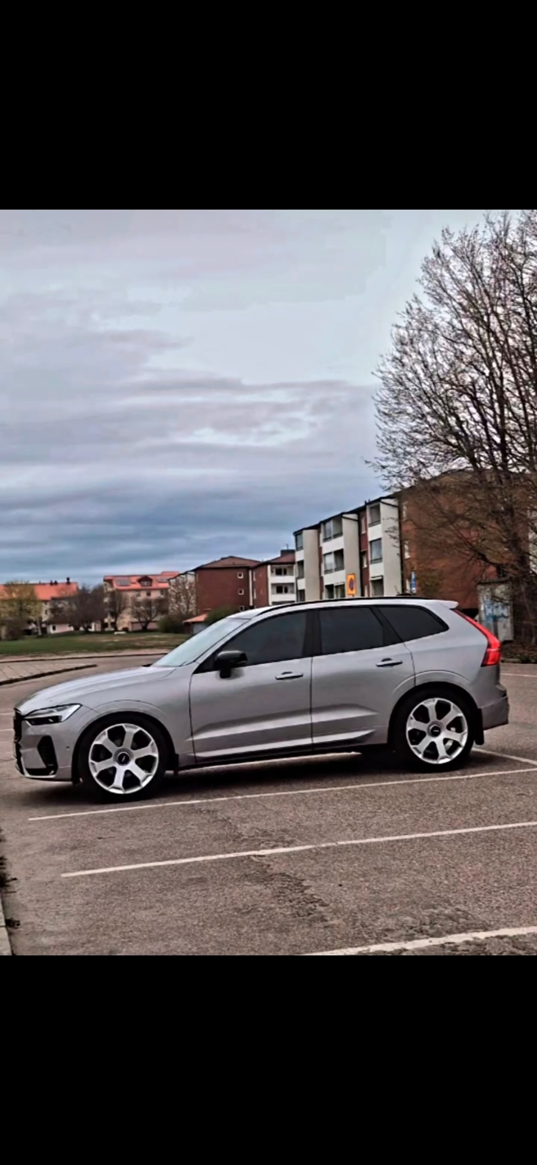 Volvo XC60 Plus dark 2023, bild 2/5