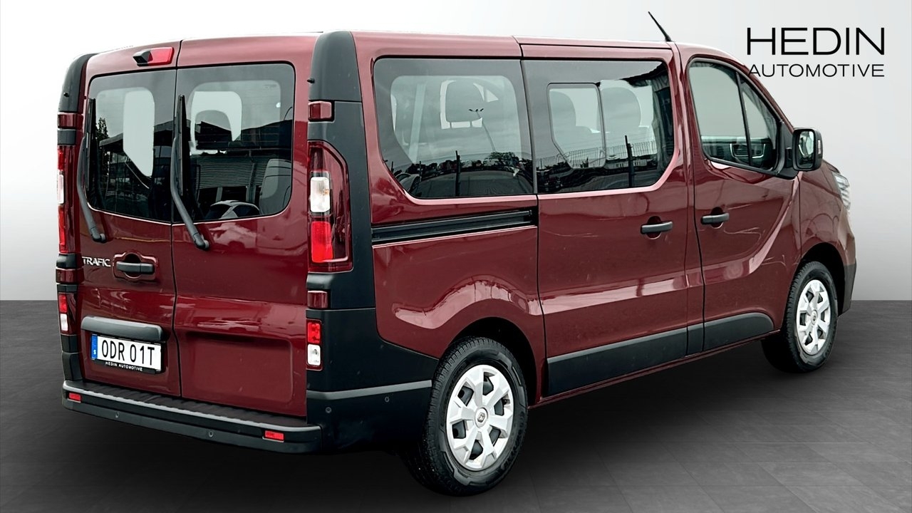 Renault Trafic 2023, photo 2/10