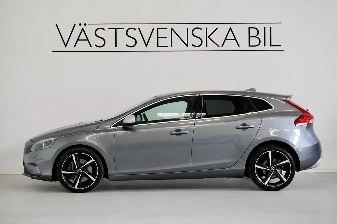 Volvo V40 2016, photo 2/18