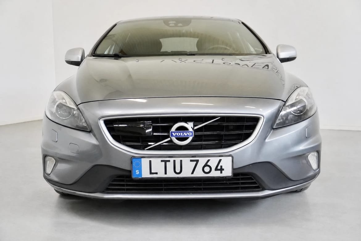 Volvo V40 2016, photo 5/18