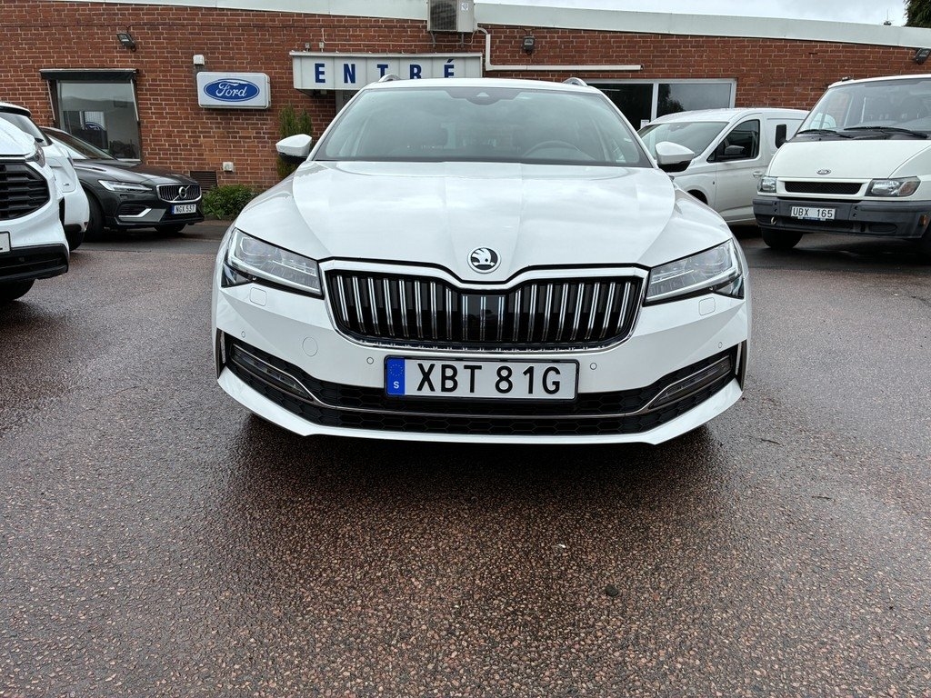 Skoda Superb 2020, bild 2/20