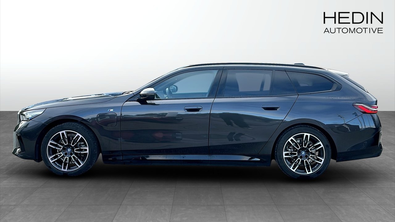 BMW 530 2025, photo 6/10