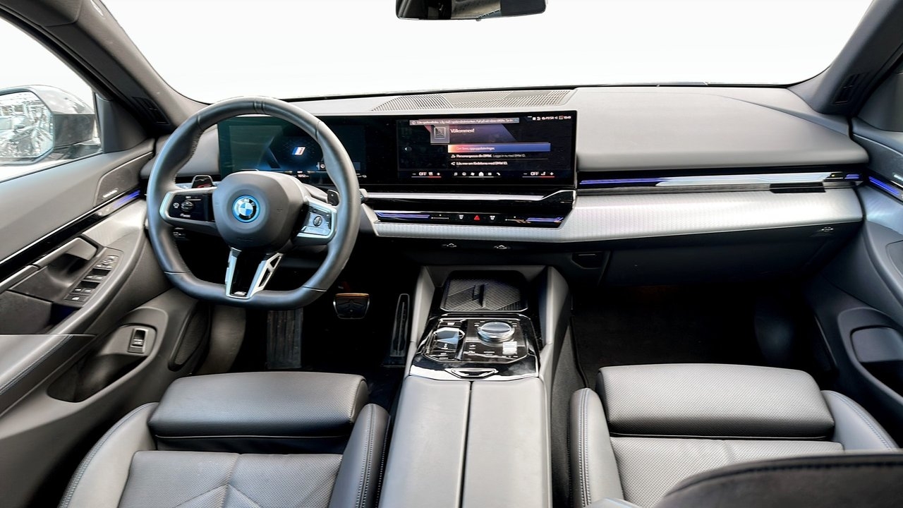 BMW 530 2025, photo 4/10