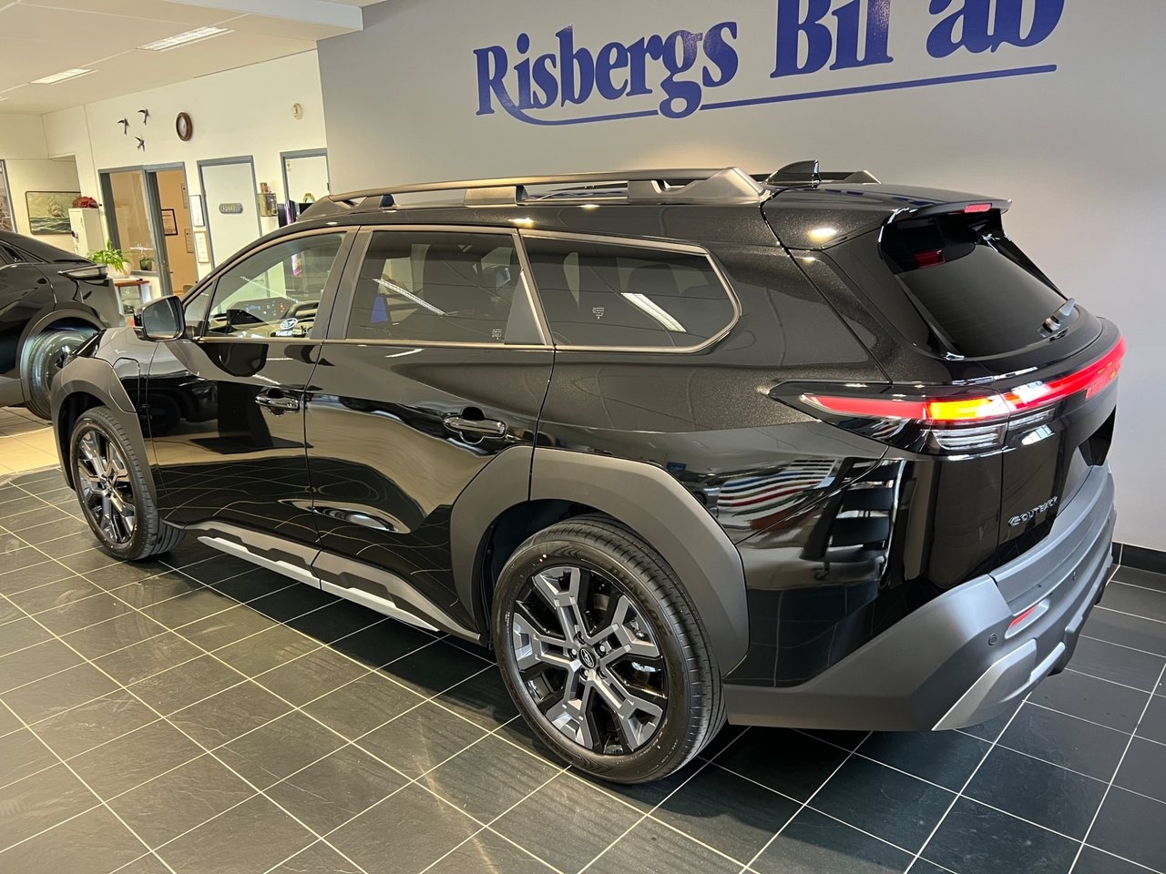 Subaru E-Outback 74.7 kWh AWD Touring+ 2026, bild 4/10