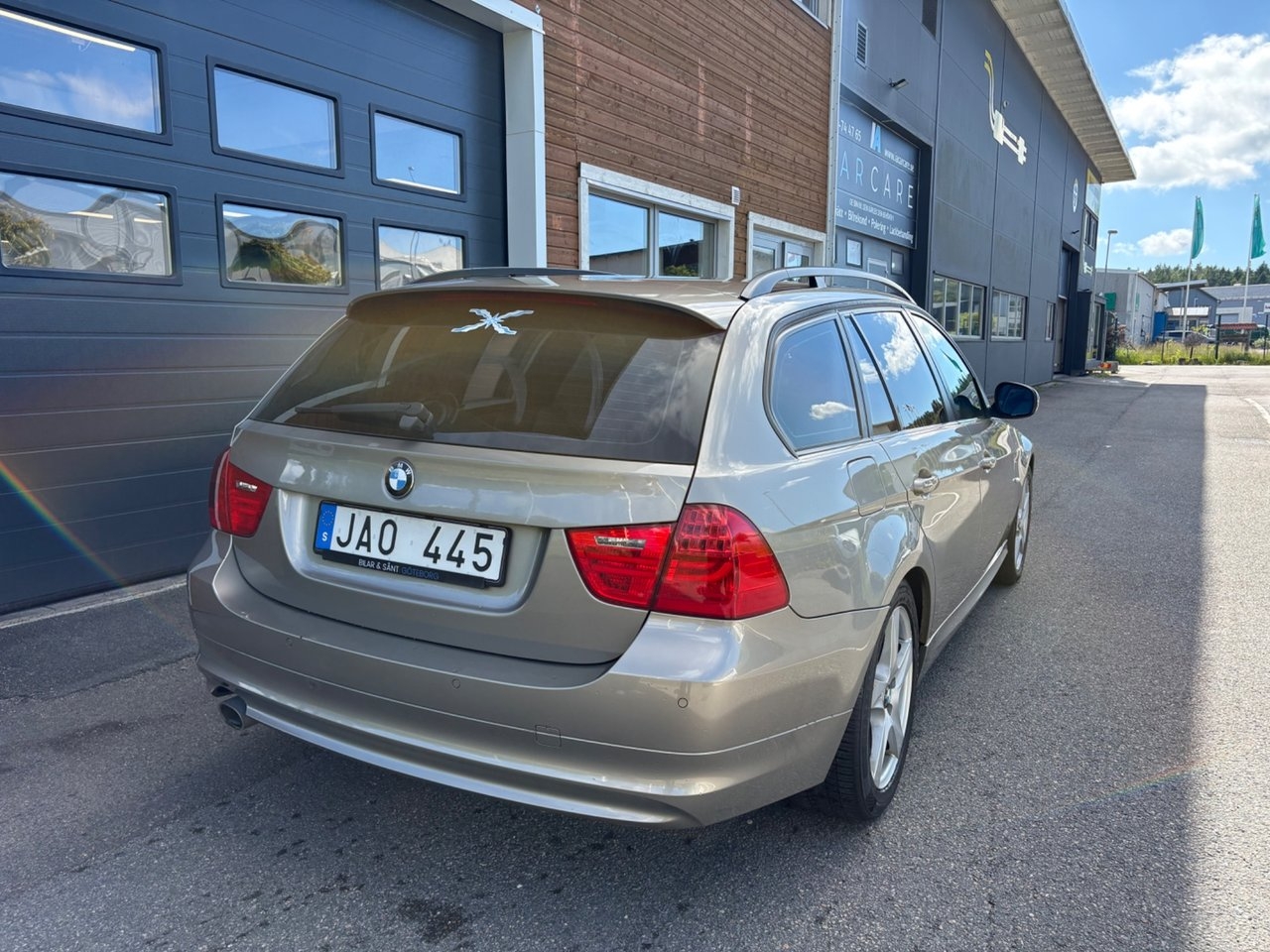 BMW 320 2009, bild 2/9