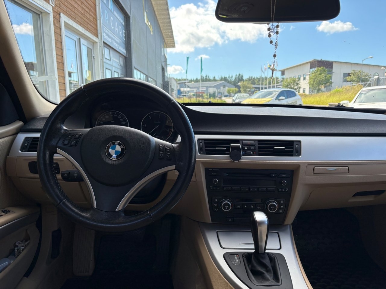 BMW 320 2009, bild 6/9