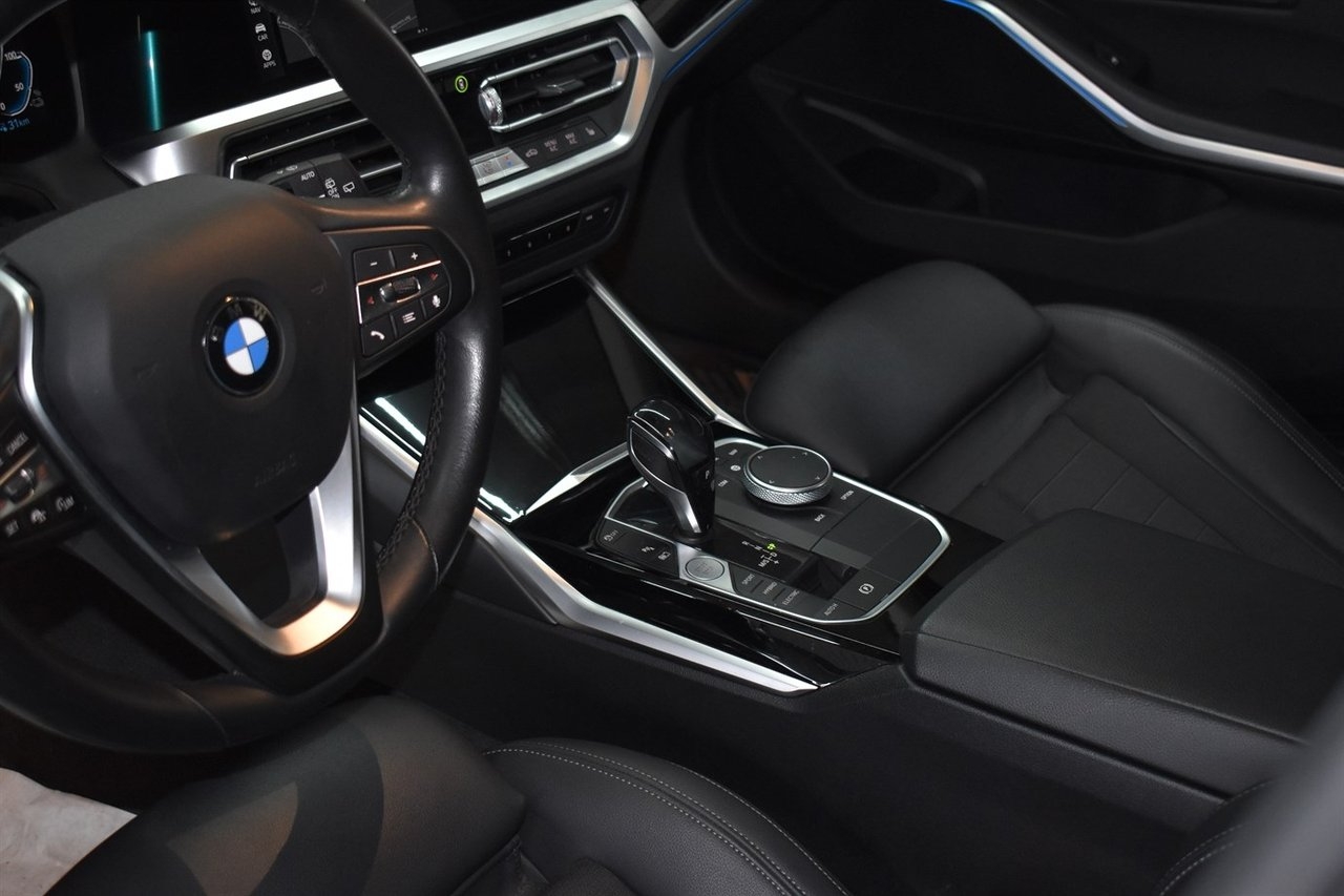 BMW 330 2021, bild 7/10