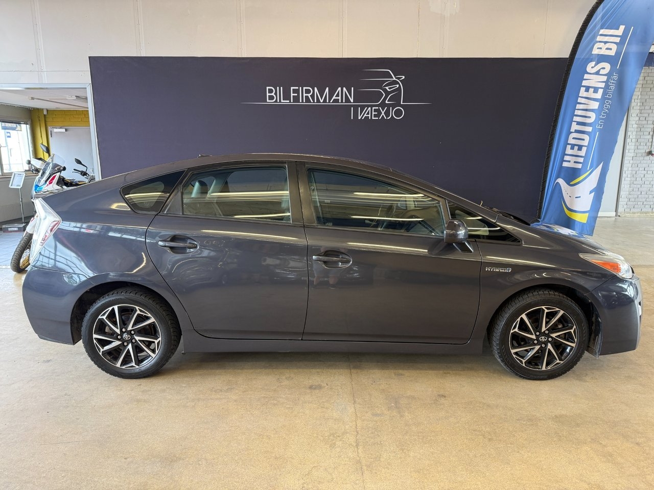 Toyota Prius Hybrid CVT 2011, kuva 3/10