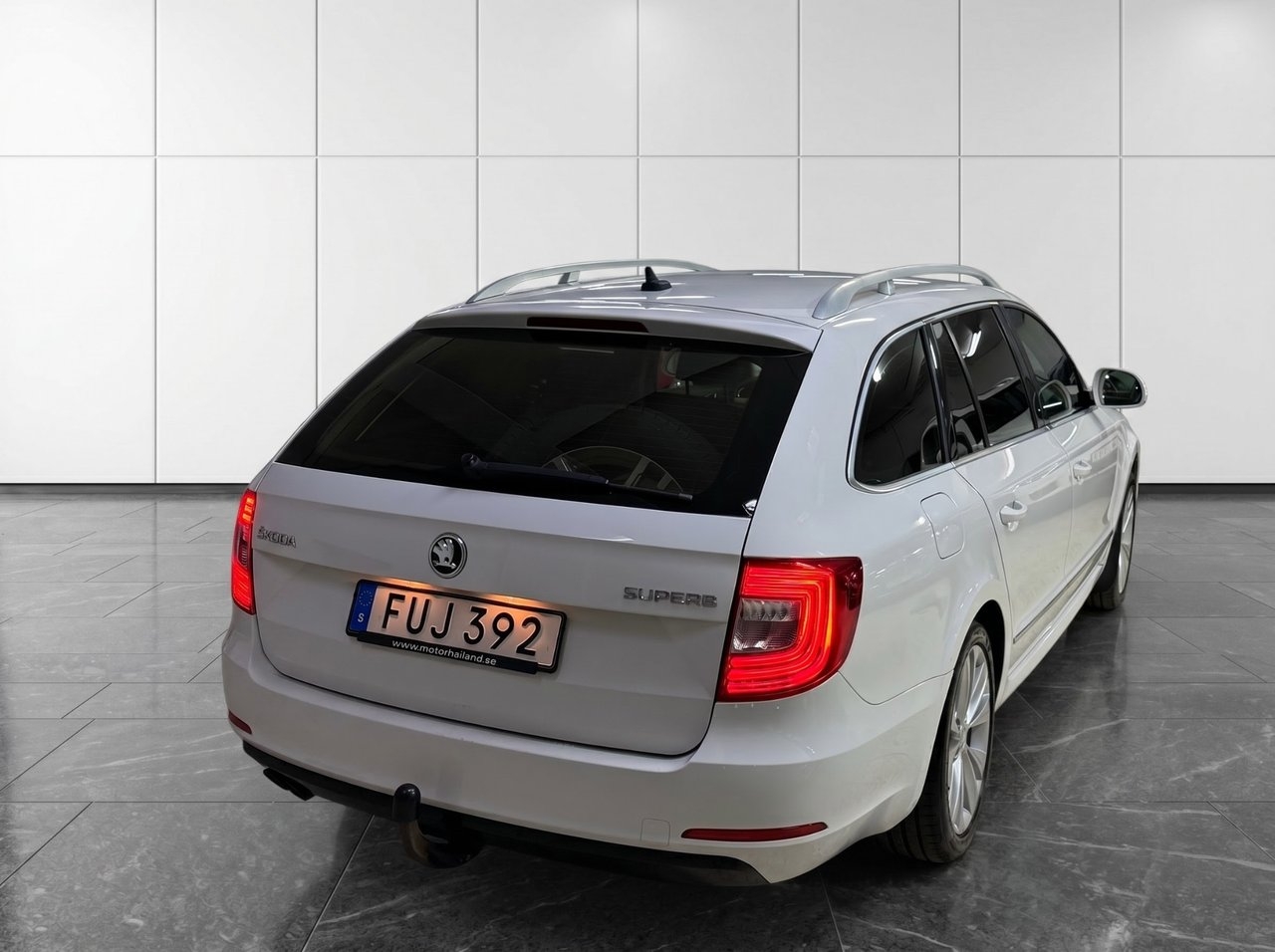 Skoda Superb 2015, photo 4/10