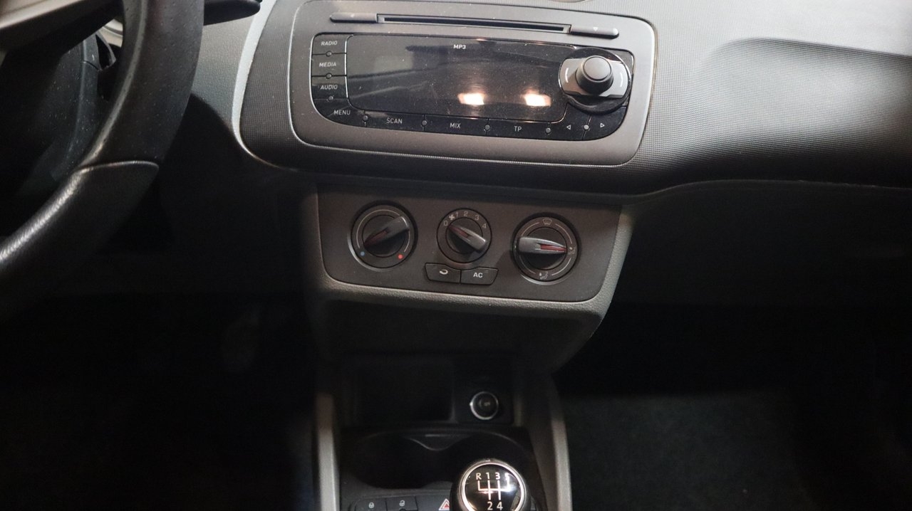 Seat Ibiza 2012, bild 7/8