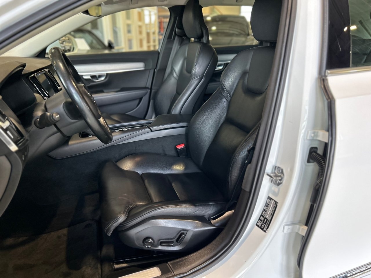 Volvo V90 2018, photo 7/15