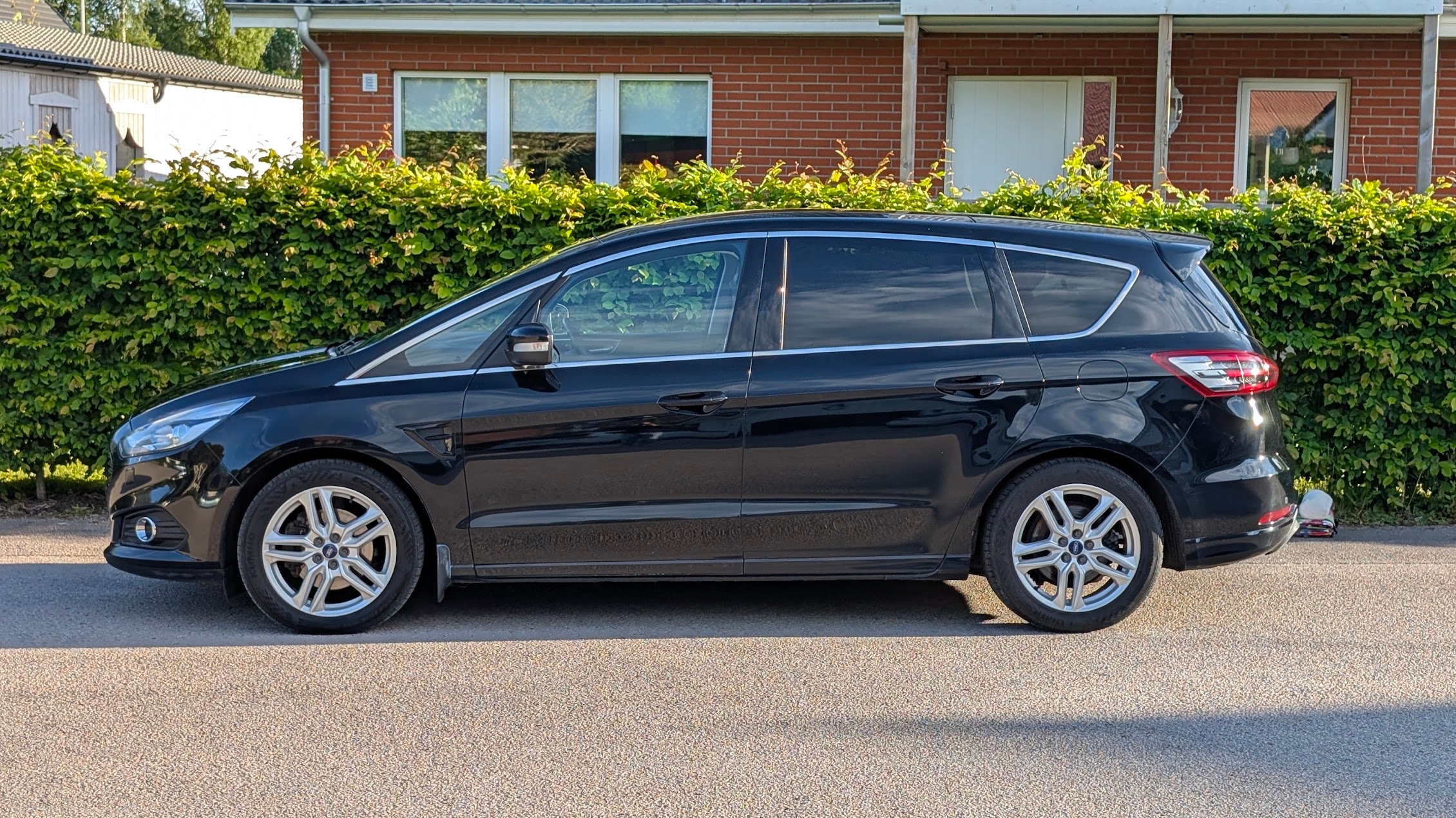 Ford S-MAX 2.0 TDCi AWD Powershift 2016, bild 2/10