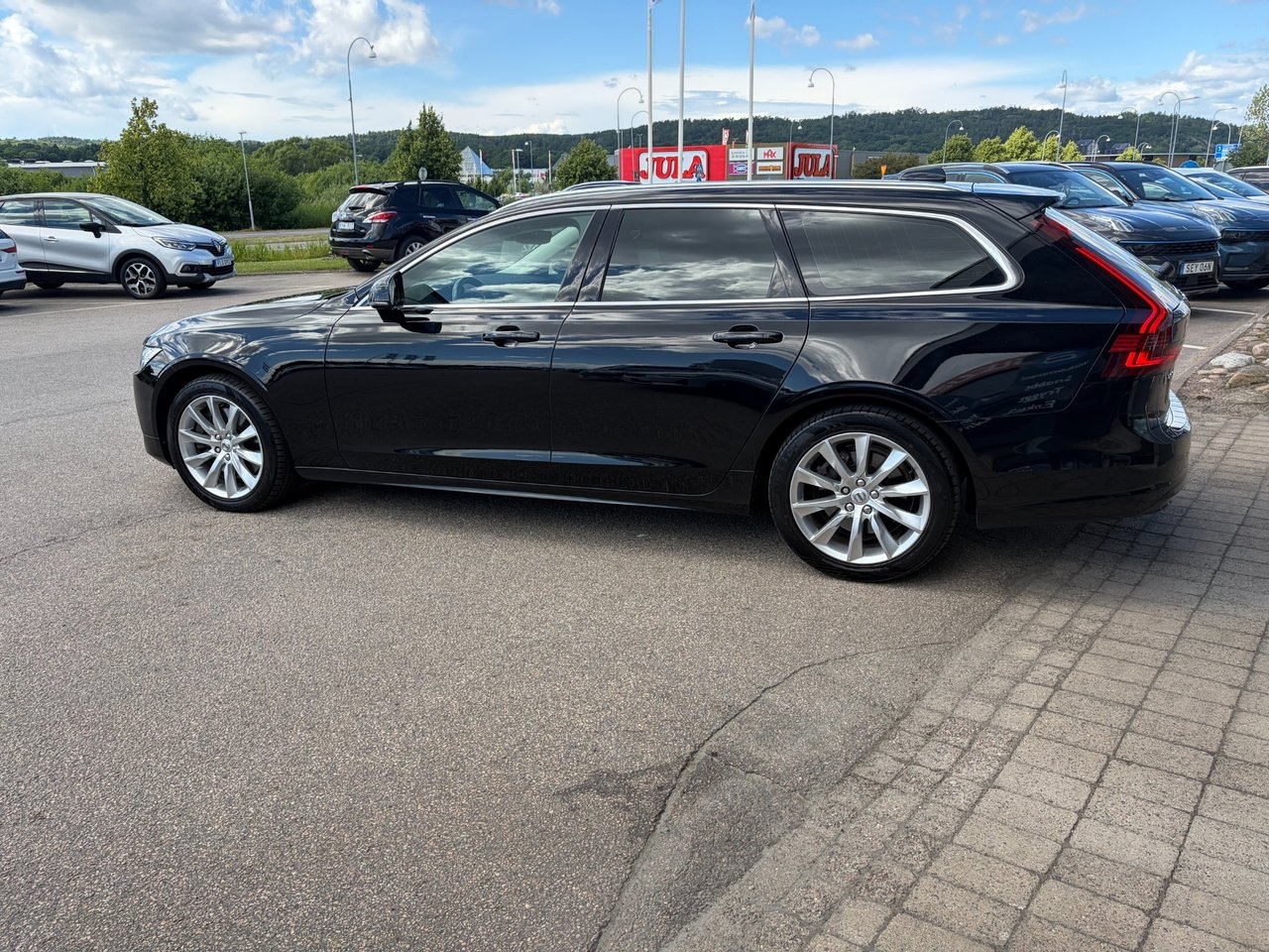 Volvo V90 2021, kuva 3/10