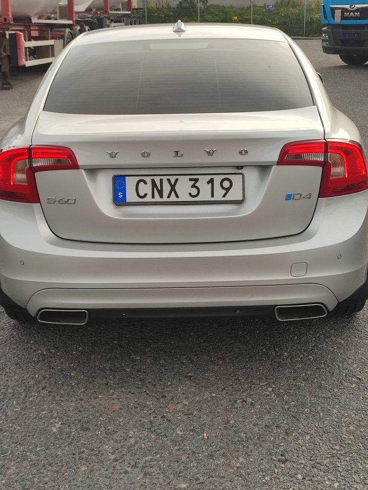 Volvo S60 2015, kuva 4/10